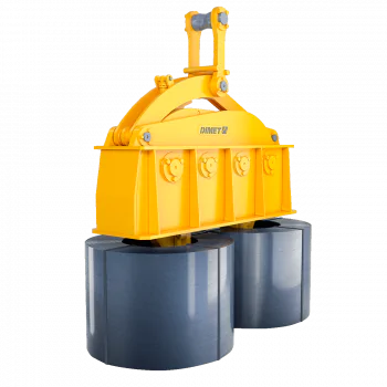 Клещевой захват для двух рулонов