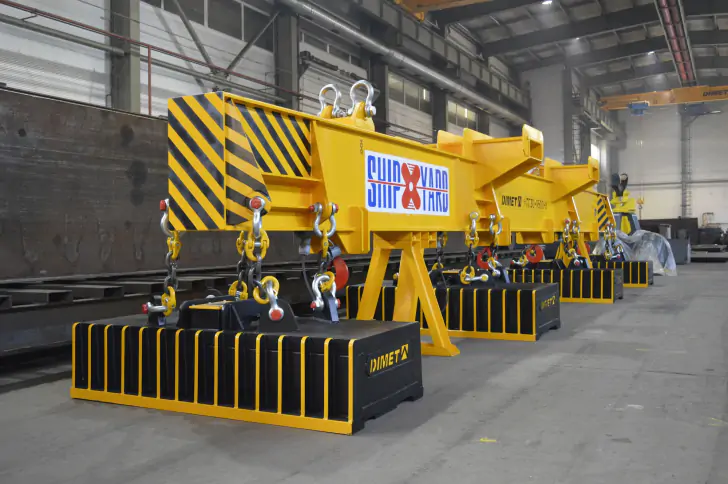 Магнитные траверсы для длинномерного груза