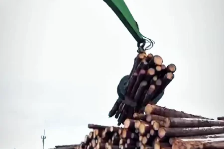 Делимся реальными цифрами эксплуатации нашего грейфера DST1 250L в ООО "ЛДК 2" (г. Вытегра).